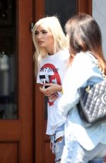 PIA MIA PEREZ at Il Fornaio in Los Angeles 08/24/2016
