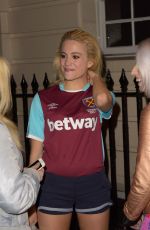 PIXIE LOTT Leaves Hayemarket Theatre in London 08/04/2016