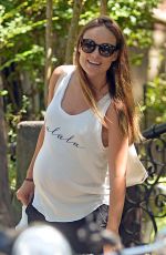 Pregnant OLIVIA WILDE Out and About in New York 08/17/2016