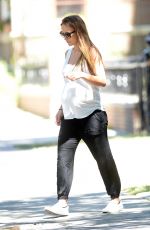 Pregnant OLIVIA WILDE Out and About in New York 08/17/2016