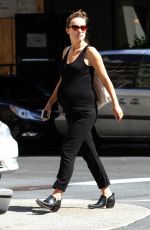 Pregnant OLIVIA WILDE Out for Lunch in New York 08/03/2016