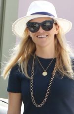 REESE WITHERSPOON at Ivy Restaurant in Santa Monica 08/27/2016