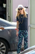 REESE WITHERSPOON at Ivy Restaurant in Santa Monica 08/27/2016