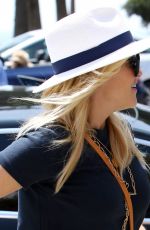 REESE WITHERSPOON at Ivy Restaurant in Santa Monica 08/27/2016