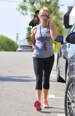 REESE WITHERSPOON Leaves a Gym in Los Angeles 08/04/2016