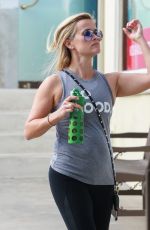 REESE WITHERSPOON Leaves a Gym in Los Angeles 08/04/2016