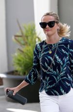 REESE WITHERSPOON Out in Los Angeles 08/02/2016