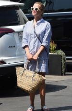 REESE WITHERSPOON Out in West Hollywood 08/03/2016