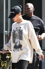 RIHANNA Leaves Her Apartment in New York, 08/28/2016