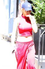 RITA ORA Arrives at Her Apartment in New York 08/15/2016