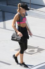 ROSIE HUNTINGTON-WHITELEY in Tights Leaves a Gym in Los Angeles 08/29/2016