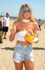 SAMANTHA HOOPES at Sports Illustrated Summer of Swim Fan Festival at Coney Island 08/28/2016