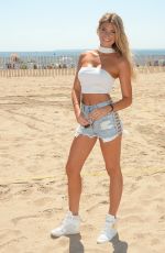SAMANTHA HOOPES at Sports Illustrated Summer of Swim Fan Festival at Coney Island 08/28/2016