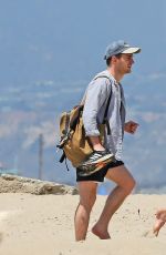 SOPHIE TURNER Out in Venice Beach 08/09/2016