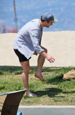 SOPHIE TURNER Out in Venice Beach 08/09/2016