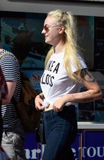 SOPHIE TURNER Out Shopping in Los Angeles 08/23/2016