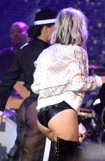 STACY FERGIE FERGUSON Performs at Pandora Summer Crush in Los Angeles 08/13/2016