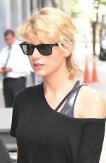 TAYLOR SWIFT Arrives at a Gym in New York 08/08/2016