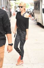 TAYLOR SWIFT Arrives at a Gym in New York 08/08/2016