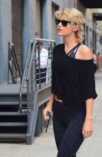 TAYLOR SWIFT Arrives at a Gym in New York 08/08/2016