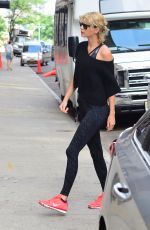 TAYLOR SWIFT Arrives at a Gym in New York 08/08/2016