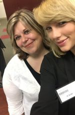 TAYLOR SWIFT at Jury Duty in Nashville 08/29/2016