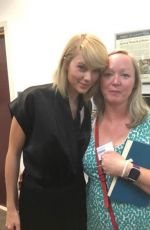 TAYLOR SWIFT at Jury Duty in Nashville 08/29/2016