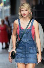 TAYLOR SWIFT Out and About in New York 08/08/2016