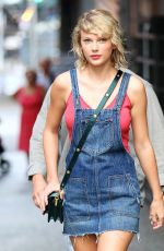 TAYLOR SWIFT Out and About in New York 08/08/2016