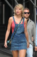 TAYLOR SWIFT Out and About in New York 08/08/2016