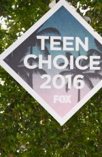 VICTORIA JUSTICE at Teen Choice Awards 2016 in Inglewood 07/31/2016