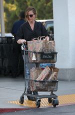 AMY POEHLER Shopping at Bristol Farms in Beverly Hills 08/29/2016