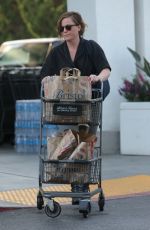 AMY POEHLER Shopping at Bristol Farms in Beverly Hills 08/29/2016