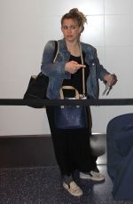 ANNA CHLUMSKY at Los Angeles International Airport 09/19/2016