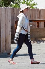 ANNE HATHAWAY Out for Coffee in Los Angeles 09/05/2016