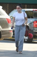 ARIEL WINTER Shopping Grocery in Los Angeles 09/17/2016