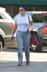 ARIEL WINTER Shopping Grocery in Los Angeles 09/17/2016