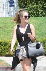 BREC BASSINGER Out and About in Larchmont Village 08/30/2016