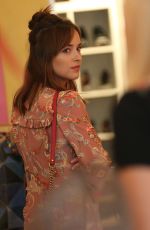 DAKOTA JOHNSON Shopping in Milan 09/21/2016