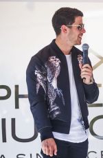 DEMI LOVATO at Phoenix Premium Outlets in Chandler 09/16/2016