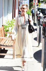 ELLEN POMPEO Shopping at the Brentwood Country Mart in Los Angeles 09/24/2016