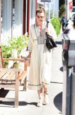 ELLEN POMPEO Shopping at the Brentwood Country Mart in Los Angeles 09/24/2016