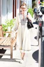 ELLEN POMPEO Shopping at the Brentwood Country Mart in Los Angeles 09/24/2016