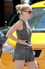 ELSA HOSK Out for Lunch in New York 09/02/2016