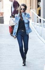 EMILY RATAJKOWSKI Arrives at LAX Airport in Los Angeles 09/21/2016