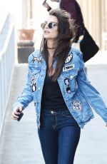 EMILY RATAJKOWSKI Arrives at LAX Airport in Los Angeles 09/21/2016