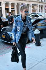 GIGI HADID Arrives at Her Apartment in New York 09/15/2016