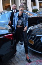 GIGI HADID Arrives at Her Apartment in New York 09/15/2016