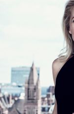 GILLIAN ANDERSON by Jenny Hands