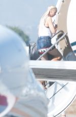 GWEN STEFANI Boarding at Private Plane in Los Angeles 09/04/2016